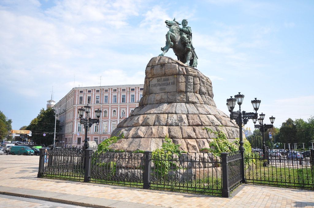 bogdan k monument