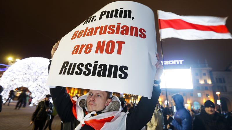 belarus poetin slogan