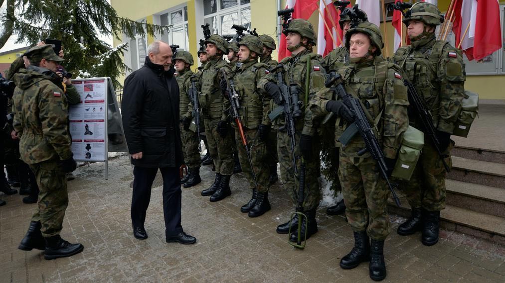 polen min defensie macierewicz