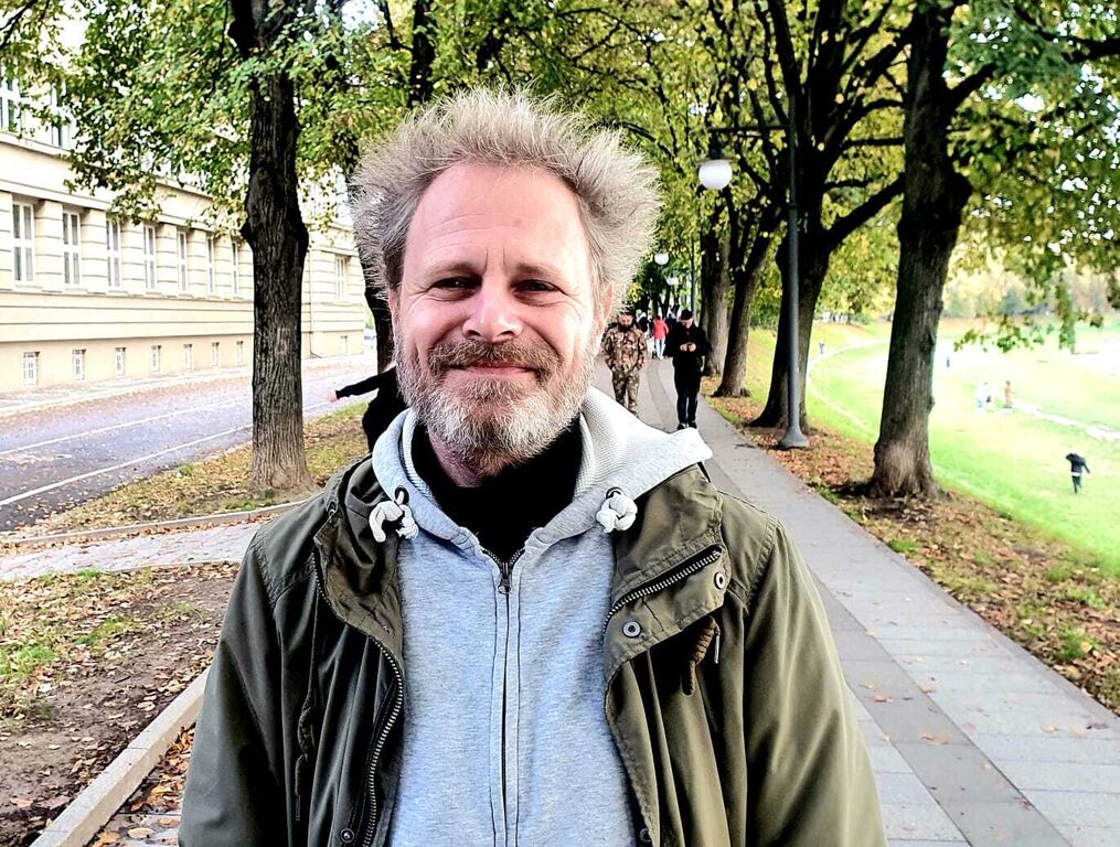 Romanschrijver Bandy Sholtes