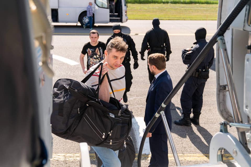 Oekr gaan aan boord voor uitruil foto kirill timoshenko fb staf zelensky
