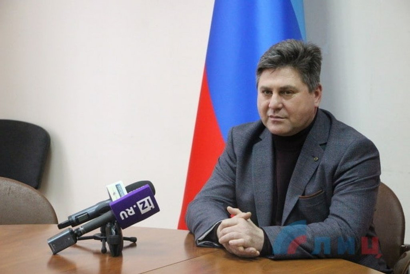 oekraine verzet albert zinchenko of stanitsia luhanska sided with russians