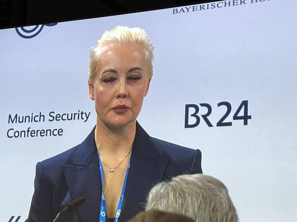 Julia Navalnaja in Munich Security conference after news of her husbands death