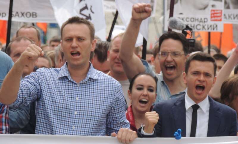 alexey navalny anna veduta and ilya yashin at moscow rally 2013 06 12 1