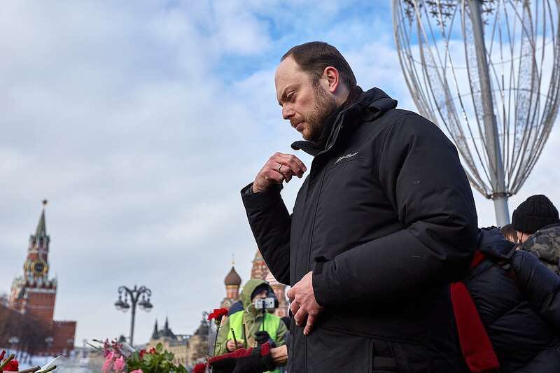 kara moerza kruisteken boris nemtsov