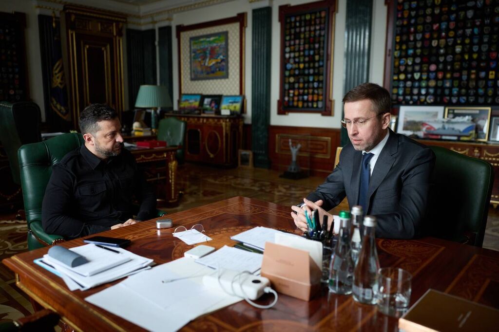 Volodymyr Zelensky in gesprek met Serhi Koretsky, nu nog CEO van Naftogaz maar weldra waarschijnlijk de nieuwe premier van Oekraïne. Foto: Volodymyr Zelensky in gesprek met Serhi Koretsky, nu nog CEO van Naftogaz maar weldra waarschijnlijk de nieuwe premier van Oekraïne. Foto: